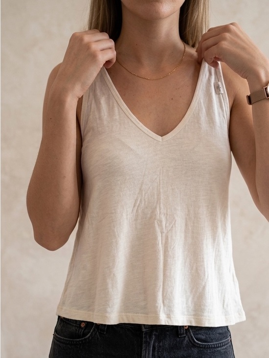 Tops - Elegant Cream Sleeveless Top